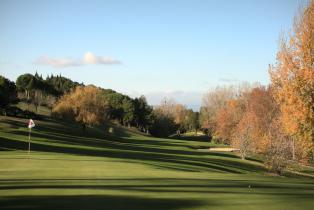 parcours épousant le vallonnement naturel du golf de Carcassonne