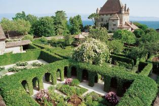 labyrinthes du jardin des cinq sens à Yvoire