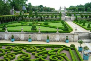 perspectives et jardins à la française dans les jardins du château de Brécy