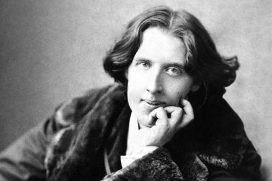 Portrait d'Oscar Wilde, auteur aux multiples facettes